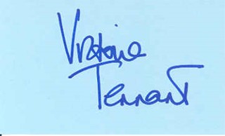 Victoria Tennant autograph