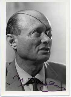 Moshe Dayan autograph