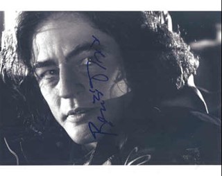 Benicio Del Toro autograph