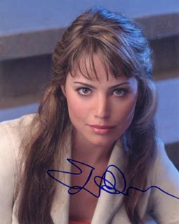 Erica Durance autograph