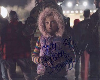Dakota Fanning autograph
