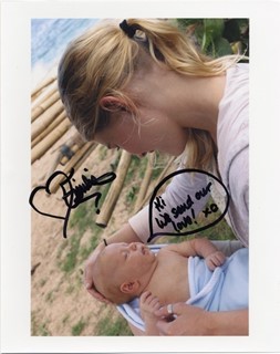 Emilie deRavin autograph