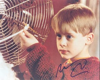 Macaulay Culkin autograph