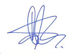 Aaron Eckhart autograph