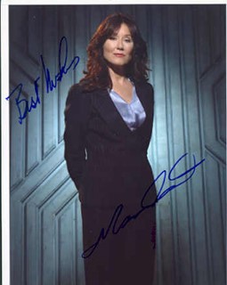 Mary McDonnell autograph