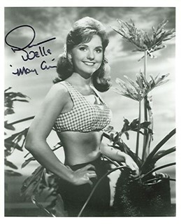 Dawn Wells autograph
