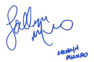 Lochlyn Munro autograph