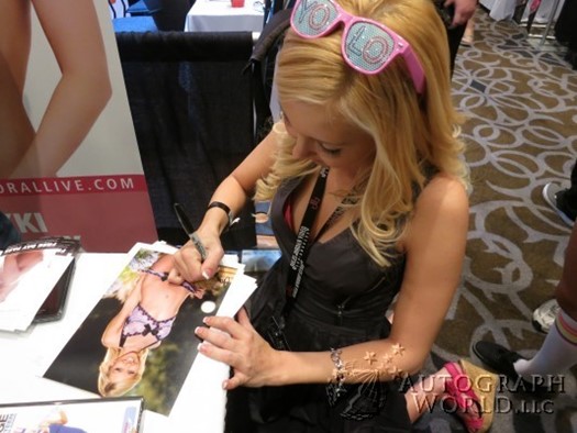 Aaliyah Love autograph