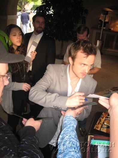 Aaron Paul autograph