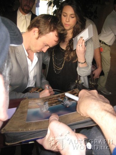 Aaron Paul autograph