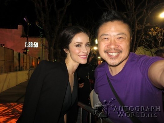 Abigail Spencer autograph