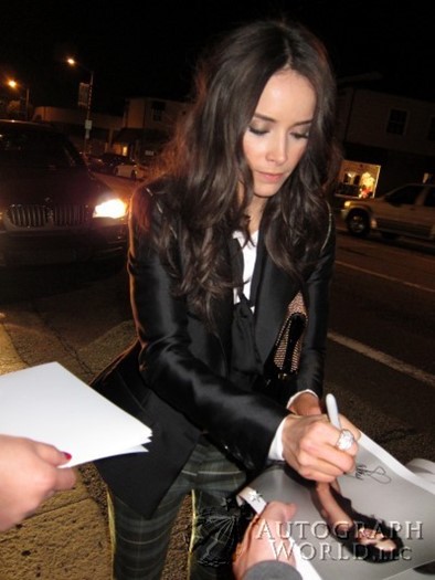 Abigail Spencer autograph