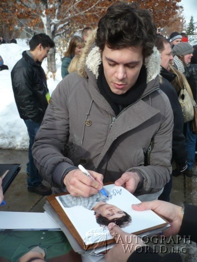 Adam Brody autograph