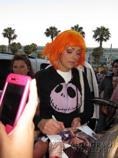 Adrianne Curry autograph