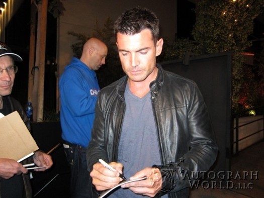 Aiden Turner autograph