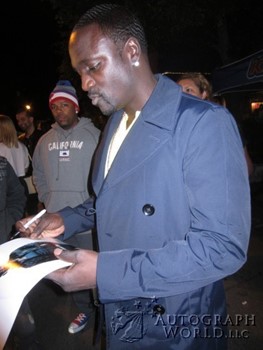 Akon autograph