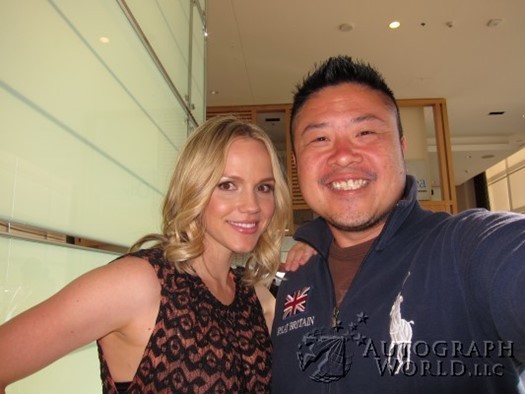 Alexa Havins autograph