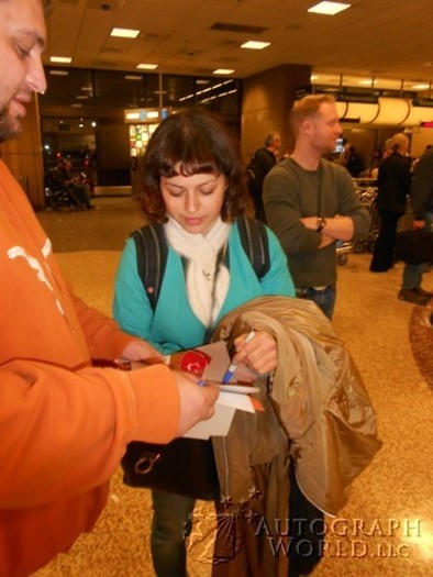 Alia Shawkat autograph