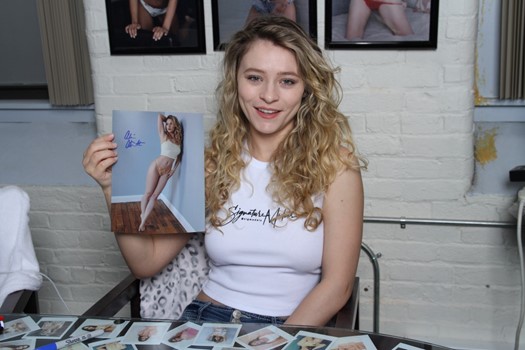 Alice Antoinette autograph