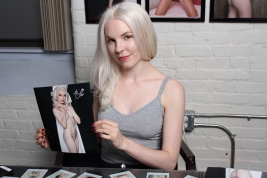 Ali Claire autograph