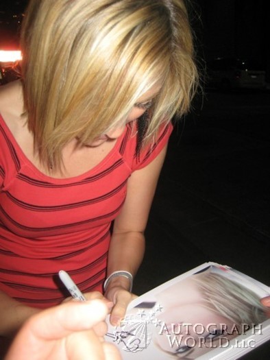 Alison Haislip autograph