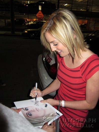 Alison Haislip autograph
