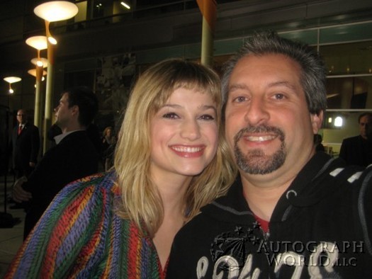 Alison Sudol autograph