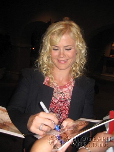 Alison Sweeney autograph