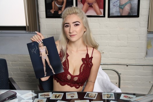 Allie Reed autograph