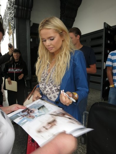Alli Simpson autograph