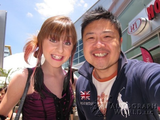 Allisyn Arm autograph