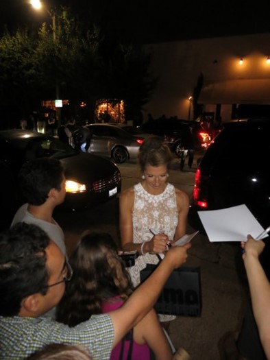 Alysia Reiner autograph