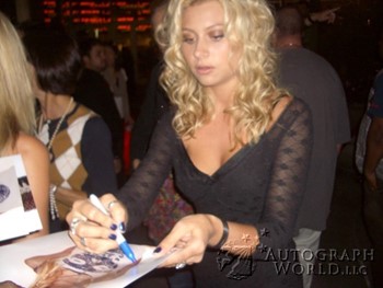 Alyson Michalka autograph