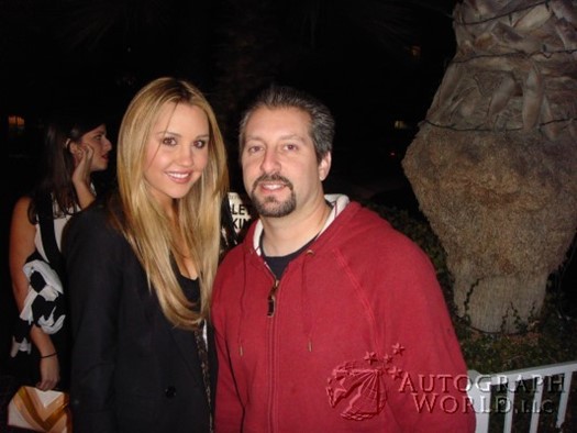 Amanda Bynes autograph