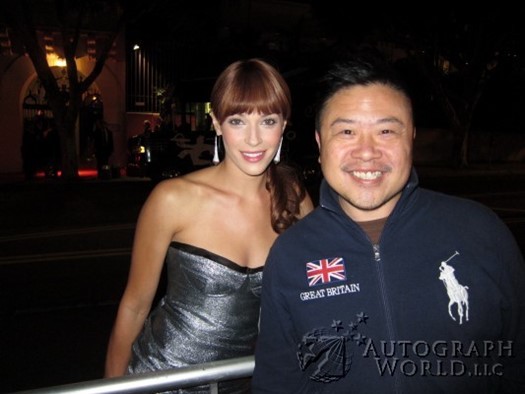 Amanda Righetti autograph