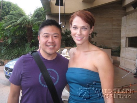 Amanda Righetti autograph