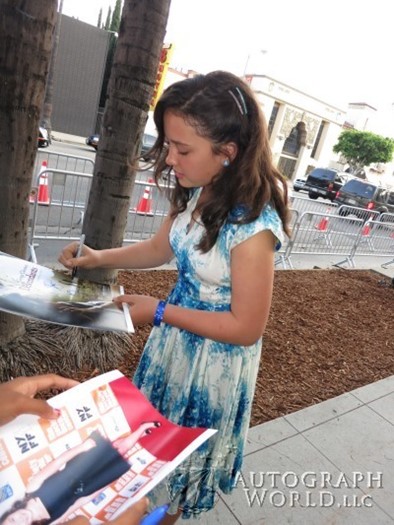 Amara Miller autograph