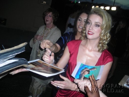 Amber Heard autograph