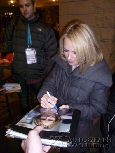 Amy Ryan autograph