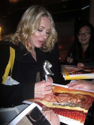 Andrea  Lowell autograph