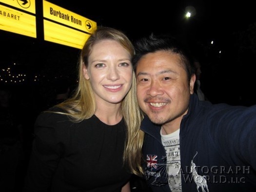 Anna Torv autograph