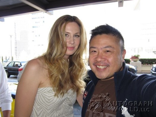 Anne Dudek autograph