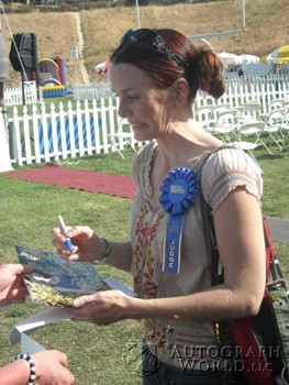 Annie Wersching autograph