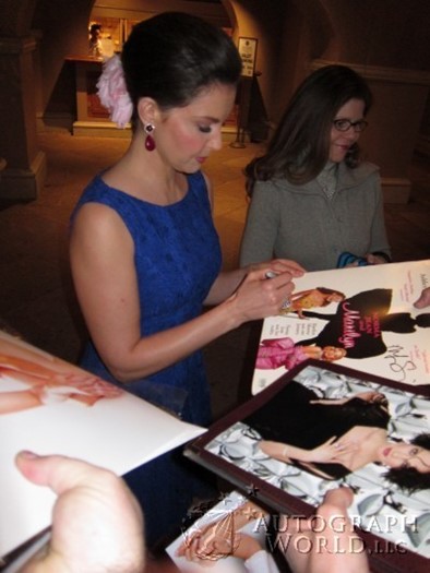 Ashley Judd autograph