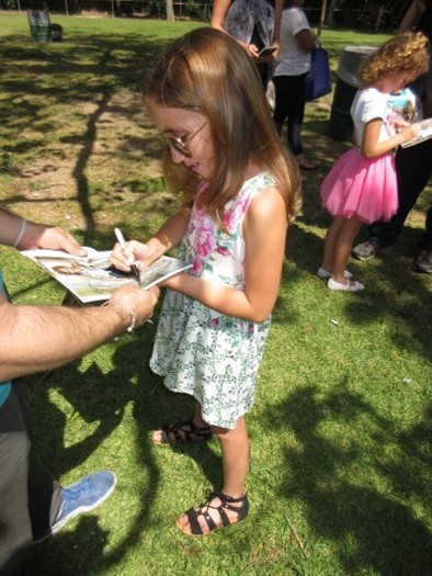 Ava Kolker autograph
