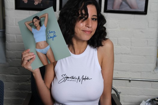 Avery Danyelle autograph