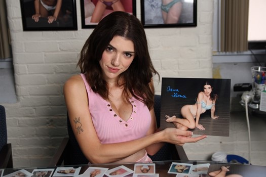 Azura Grace autograph