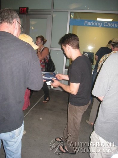 Benjamin McKenzie autograph