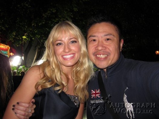 Beth Behrs autograph