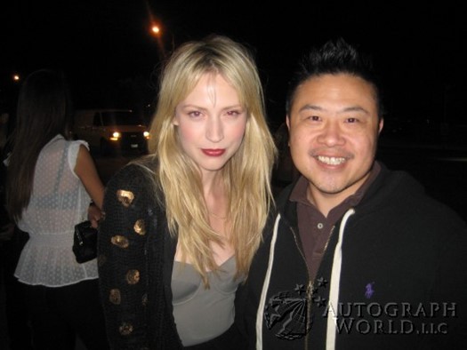 Beth Riesgraf autograph